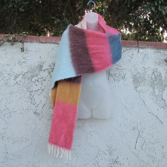 GAP multi color block fuzzy winter scarf 84"X17" - Picture 2 of 6